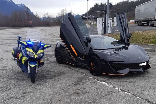 Il se fait flasher sur l'autoroute à 203 km/h au volant de sa McLaren