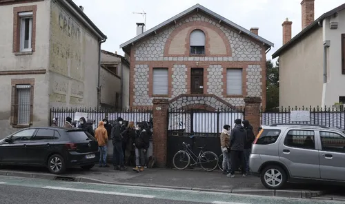 À Toulouse, des squatteurs changent les serrures de la maison d'un...