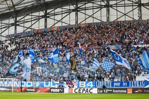 Enceintes sportives : Maracineanu envisage des matchs-tests avec...