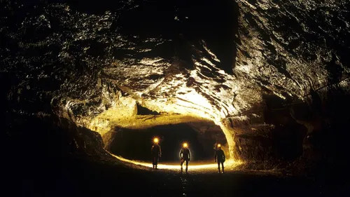 14 personnes vont tester le confinement extrême dans une grotte