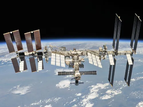 Des bactéries inconnues découvertes sur l’ISS