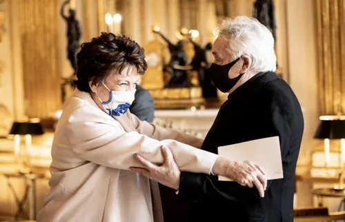 Michel Sardou, cas contact de Roselyne Bachelot