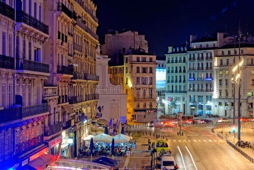 Vidéo : Marseille by-night en temps de Covid dans "Sans La Nuit"