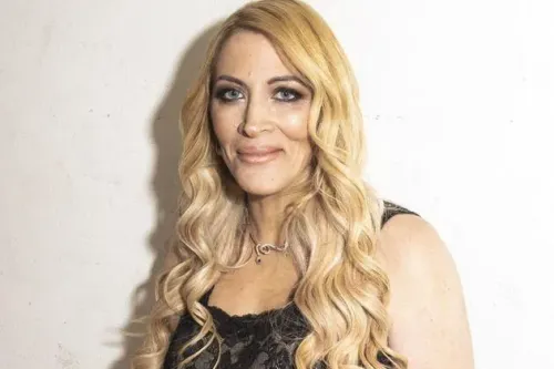 "J’ai fait 5 jours de coma et un arrêt cardiaque" : Loana à propos...