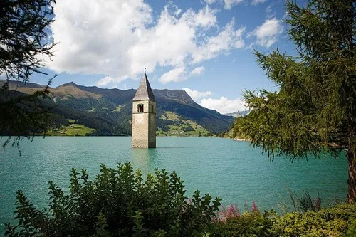Italie : un village englouti depuis 71 ans refait surface