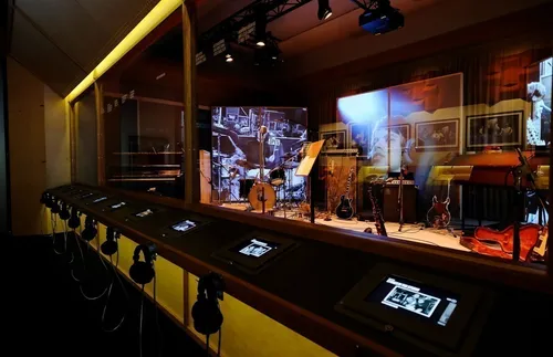 Marseille : l'Expo des Rolling Stones ouvre aujourd'hui !