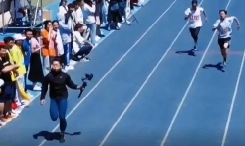 Il filme un 100 mètres en courant avec les athlètes et c’est lui...