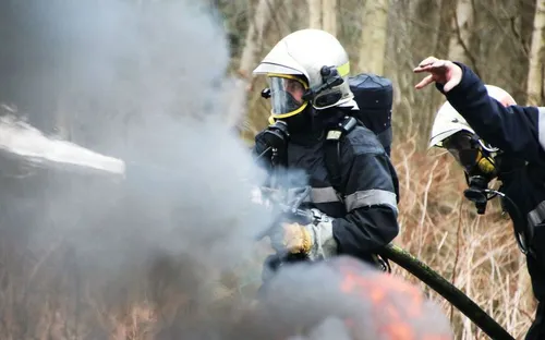 Pennes-Mirabeau : un incendie s'est déclaré à la jonction des 2...
