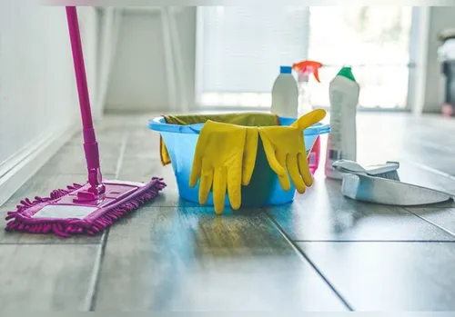 En rentrant du travail, ils découvrent que leur appartement a été...