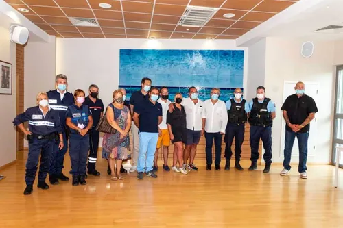 Var : ils empêchent un homme d’allumer un incendie et reçoivent la...