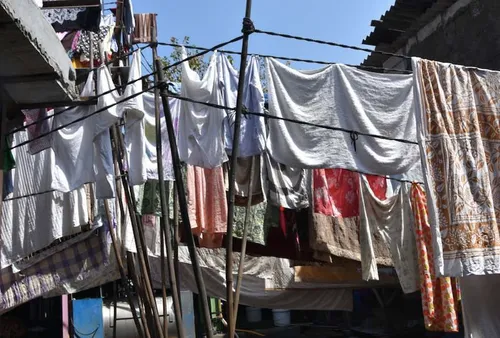 Accusé de tentative de viol, un Indien devra laver et repasser le...