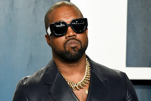 Le rappeur Kanye West change officiellement de nom
