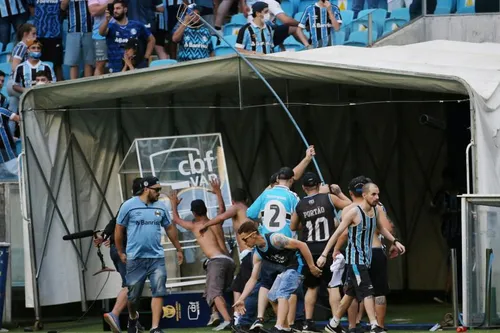 Brésil : des supporters du Grêmio détruisent le matériel vidéo de...