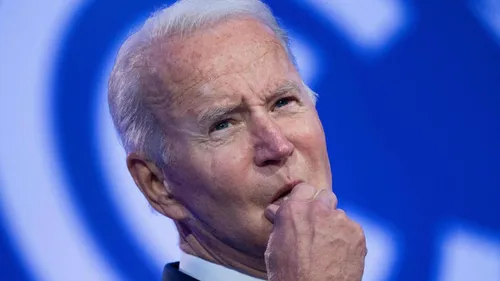 Joe Biden a-t-il réellement pété devant Camilla Paker Bowles ?