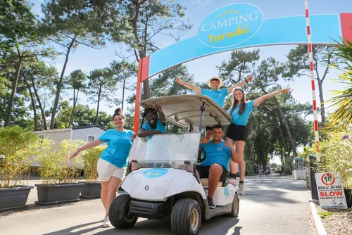 Camping Paradis recrute 250 animateurs !