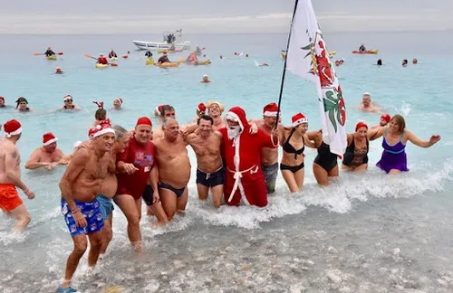 Cagnes : un premier bain de Noël pour les plus courageux !
