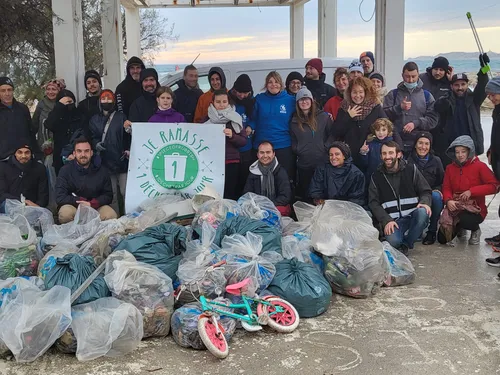Marseille : 353 kg de déchets collectés sur la plage de l'Huveaune