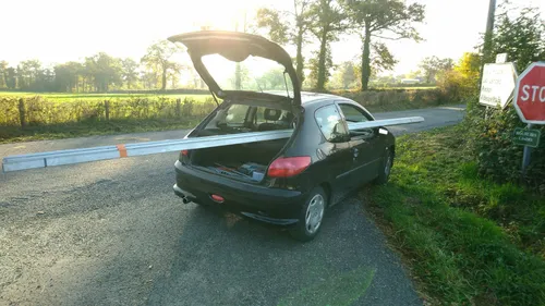 Il transporte ses matériaux à tout prix et se fait arrêter !