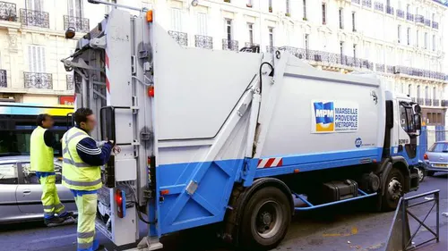 Marseille : les syndicats signent la fin de la grève du ramassage...
