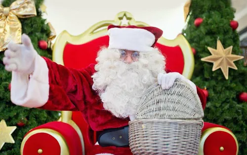 Un Père Noël aide une Toulousaine blessée dans le métro… et lui...