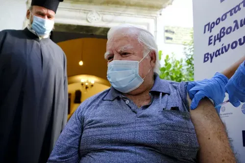 Grèce :  une amende de 100 euros par mois pour les non vaccinés de...