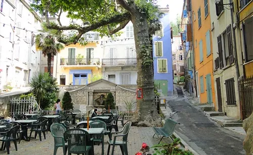 Barjols : l’un des villages qui compte le moins de vaccinés de France