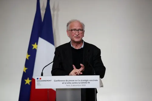 Le gouvernement entrevoit une levée du pass vaccinal vers "fin...