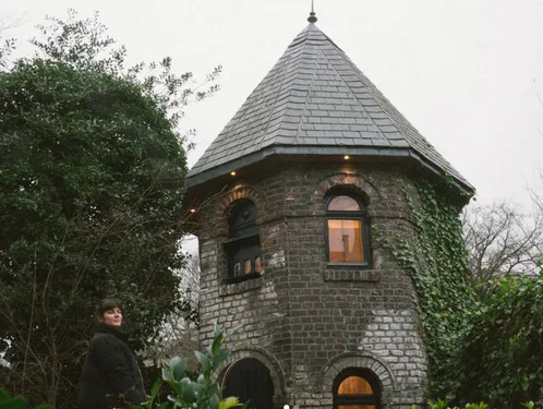 Sur Airbnb, vous pourrez dormir dans un pigeonnier