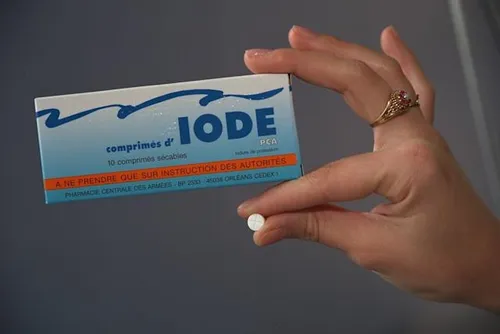 Menace nucléaire : des Français cherchent à acheter des comprimés...