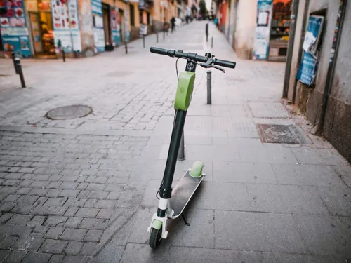 Contrôlé à 90km/h sur sa trottinette électrique