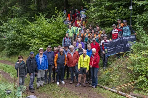 "Au moins un piège dangereux tendu à des vététistes chaque semaine,...