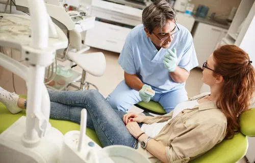Un nouveau métier pour combler le manque de dentistes ?