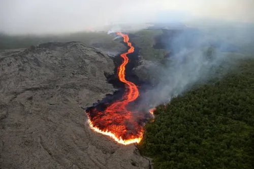Le Piton de la Fournaise en éruption pour la première fois en 2020