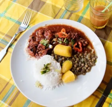 La recette du jour : Fricassée de chatrou et bananes plantain