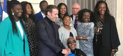 Maryse Condé recoit la Grand-Croix de l'ordre national du Mérite