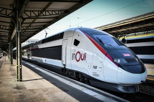 Coronavirus : la SNCF propose de rendre gratuits les reports et...