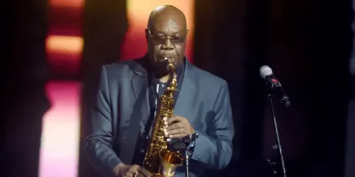Le chanteur et saxophoniste Manu Dibango est décédé des suites du...
