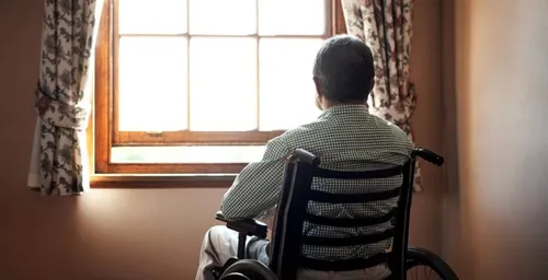 Elle prend un PV pour s’être postée à la fenêtre de son mari en...