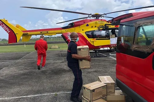 Coronavirus : les pompiers de Guadeloupe offrent aux pompiers de...