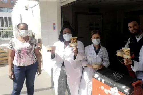 Un restaurant antillais offre des plateaux repas aux personnels...