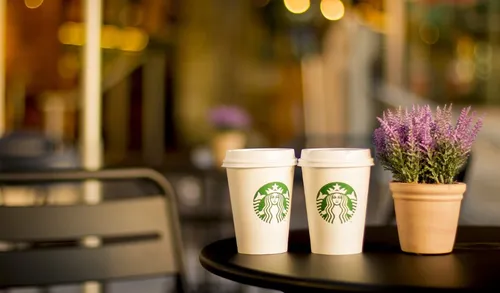 Un serveur reçoit un « pourboire » de 80 000 dollars après avoir...