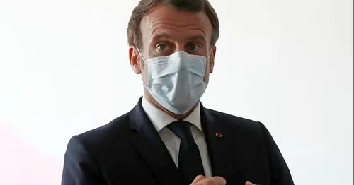 Emmanuel Macron souhaite « rendre obligatoire le masque dans tous...