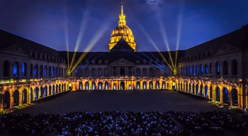 La nuit aux Invalides : le show féérique de sons et lumières fait...