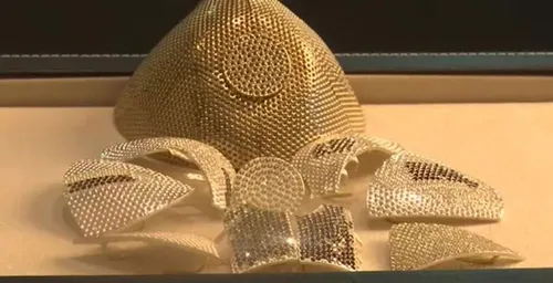 Coronavirus : un bijoutier prépare le masque le plus cher au monde