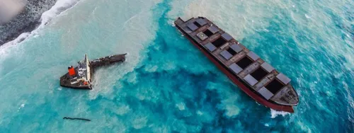 Le navire échoué au large de l’île Maurice s’est finalement brisé...