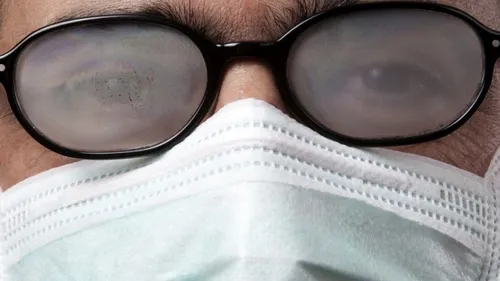 Masques : Comment éviter la buée sur vos lunettes ?