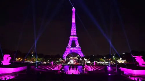 Octobre Rose 2020 : la Tour Eiffel parée de rose ce jeudi 1er...