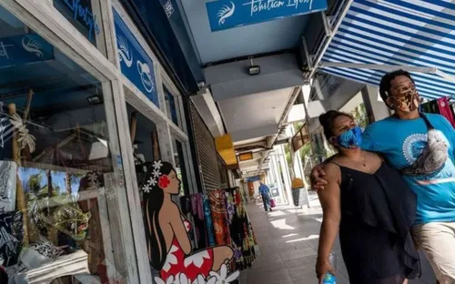 Coronavirus : la Polynésie refuse le confinement malgré une...