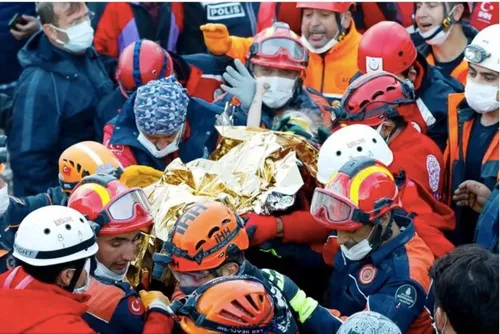 Séisme en Turquie : une fillette de trois ans secourue après 65...