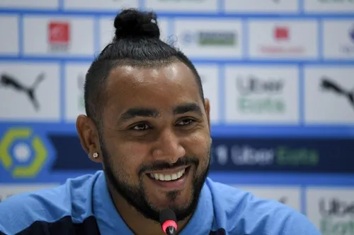 Le réunionnais Dimitri Payet papa pour la quatrième fois